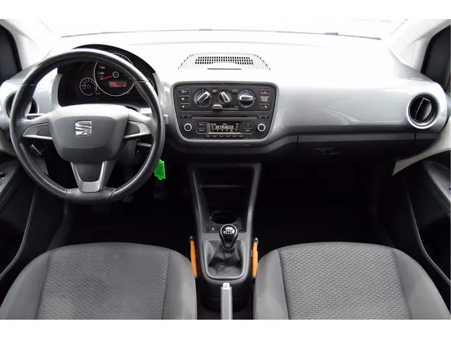 SEAT Mii 1.0 Sport Dynamic 2015 Benzine 16
