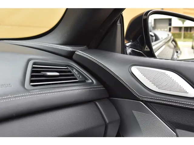 BMW 6 Serie Cabrio 640xi High Executive 2013 Benzine 27