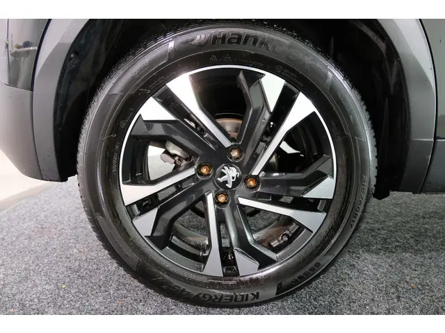 Peugeot 2008 1.2 PureTech Allure Pack 2021 Benzine 27