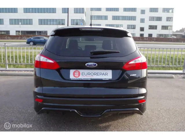 Ford Focus Wagon 1.0 EcoBoost Titanium 2013 Benzine 8