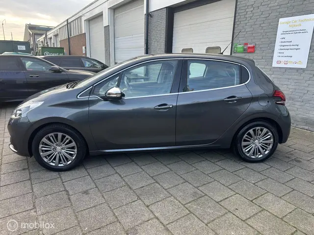 Peugeot 208 1.2 PureTech Allure 2017 Benzine 4