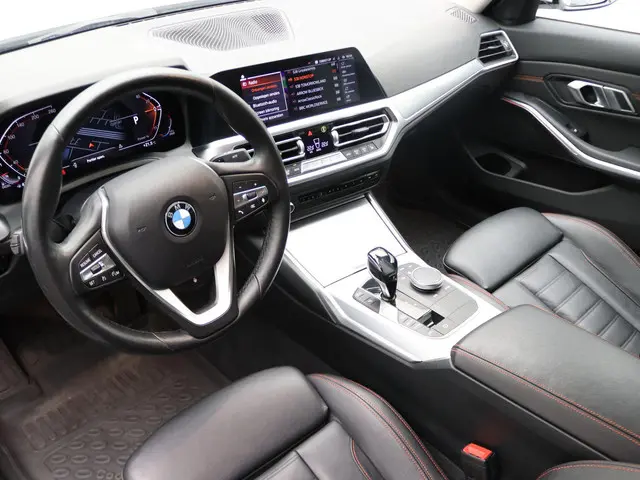 BMW 3 Serie Sedan 320d xDrive 2021 Diesel 9