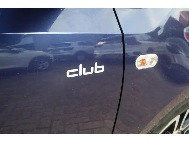 Volkswagen up! 1.0 CLUB high up! BlueMotion 2015 Benzine 5