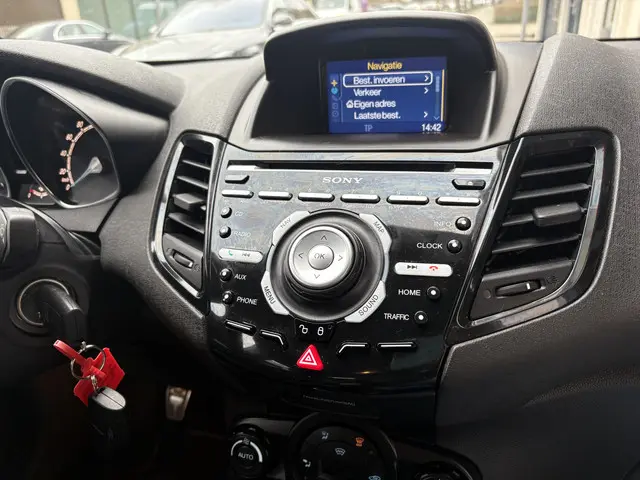 Ford Fiesta 1.0 EcoBoost Titanium 101 PK 2016 Benzine 10