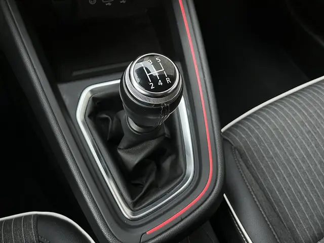 Renault Clio 1.0 TCe Intens 2019 Benzine 26