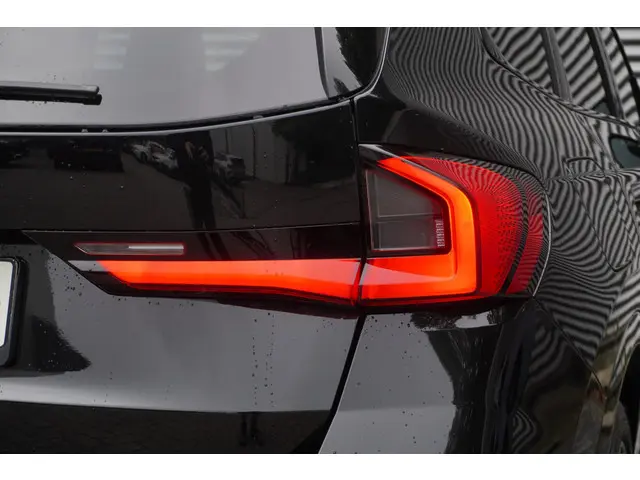 BMW X1 xDrive23i 2025 Benzine 24