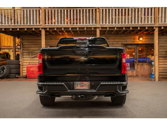 Chevrolet Silverado High Country 6.2 V8 2024 LPG/Gas 15