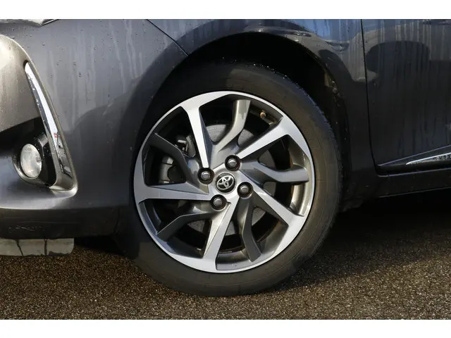 Toyota Yaris 1.5 Hybrid Premium 2017 Hybride Benzine 3