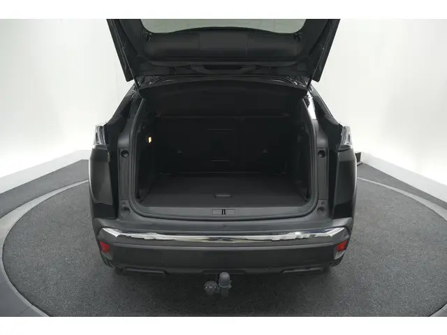 Peugeot 3008 PureTech 130 Allure 2021 Benzine 60