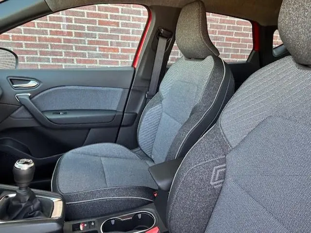 Renault Captur TCe 90 techno 2025 Benzine 13