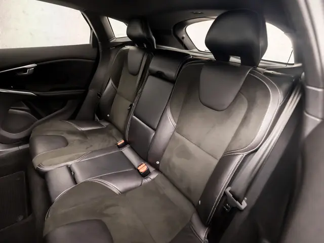 Volvo V40 2.0 D2 R-Design 2016 Diesel 16