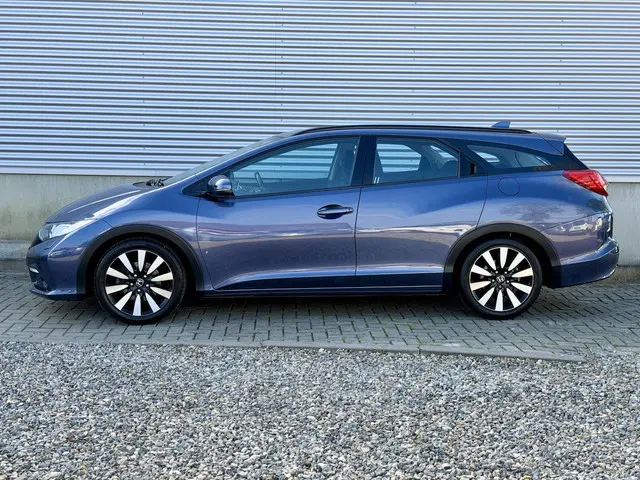 Honda Civic Tourer 1.8 Sport 2014 Benzine 2