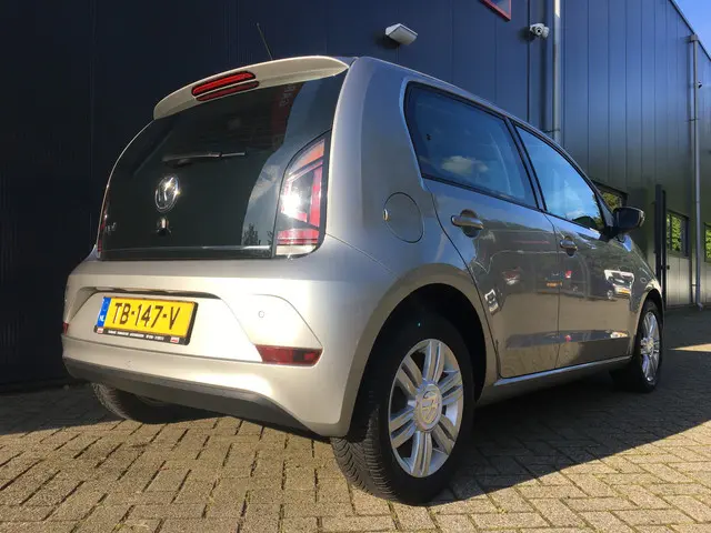 Volkswagen up! 1.0 BMT high up! 2018 Benzine 5