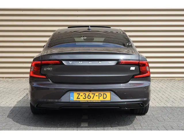 Volvo S90 T8 AWD Ultimate Dark 2024 Hybride Benzine 13