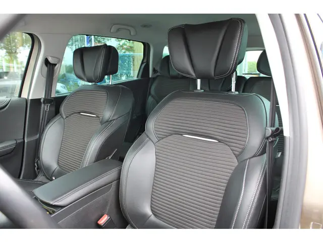 Renault Grand Scénic 1.3 TCe Bose 2018 Benzine 10