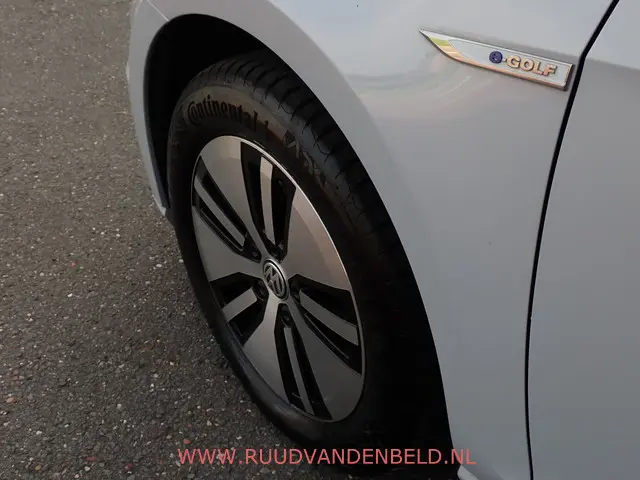 Volkswagen e-Golf 35,8KWH 94%SOH 2017 Elektrisch 27