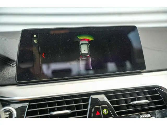 BMW 5 Serie Touring 520i Executive 2017 Benzine 18