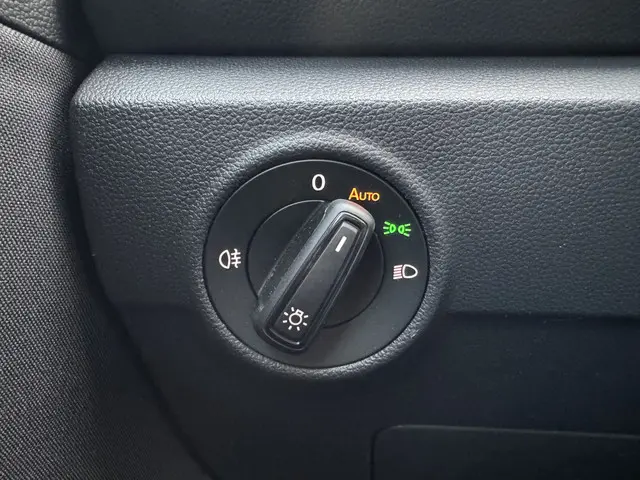 Volkswagen T-Roc 1.0 TSI 110pk 75 Edition 2022 Benzine 12