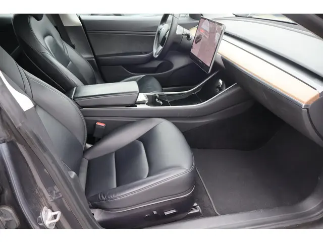 Tesla Model 3 Performance AWD 75 kWh 2019 Elektrisch 12