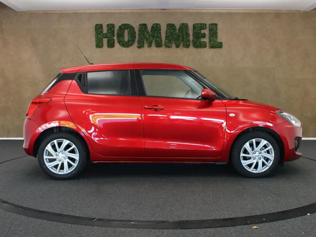 Suzuki Swift 1.2 Select Smart Hybrid 2024 Benzine 11