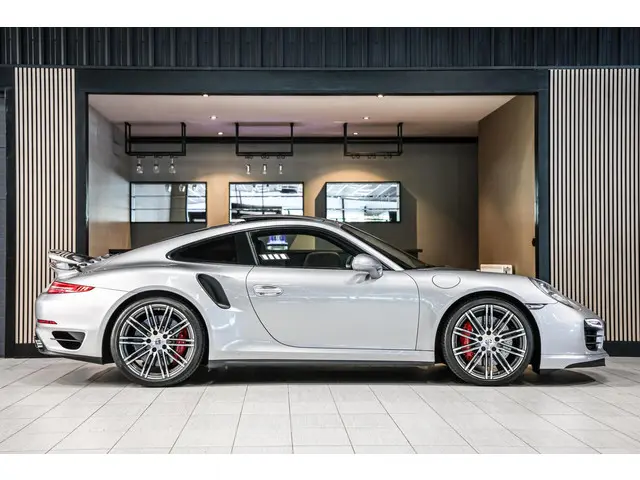 Porsche 911 3.8 Turbo Approved t/m 05-06-2027 2013 Benzine 14