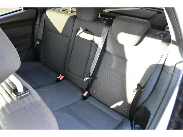 Ford Focus 1.5 Titanium Edition 2015 Benzine 12