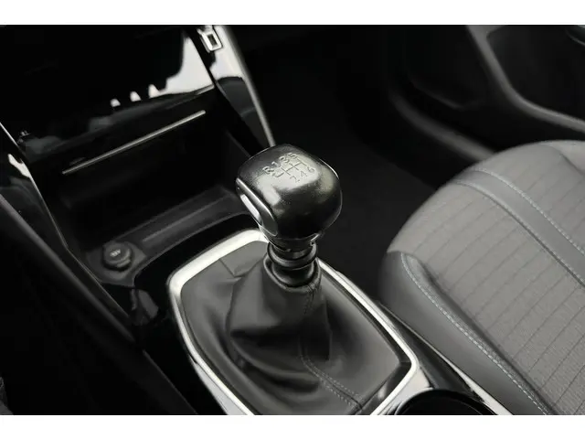 Peugeot 208 1.2T Allure 2020 Benzine 27