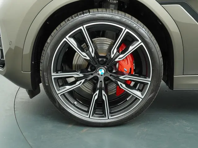 BMW X6 xDrive40i 2024 Benzine 33