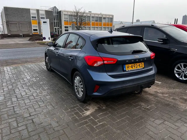 Ford Focus 1.5 EcoBoost Titanium Business 2020 Benzine 6