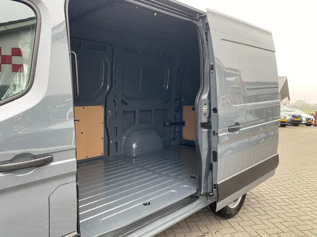 Renault Master T35 2.0 dCi 150 L2H2 Extra 2024 Diesel 12