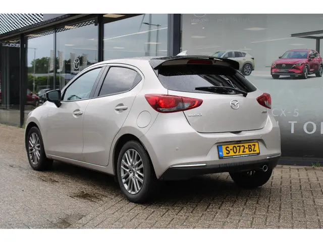 Mazda 2 1.5 Skyactiv-G Luxury 2023 Benzine 9