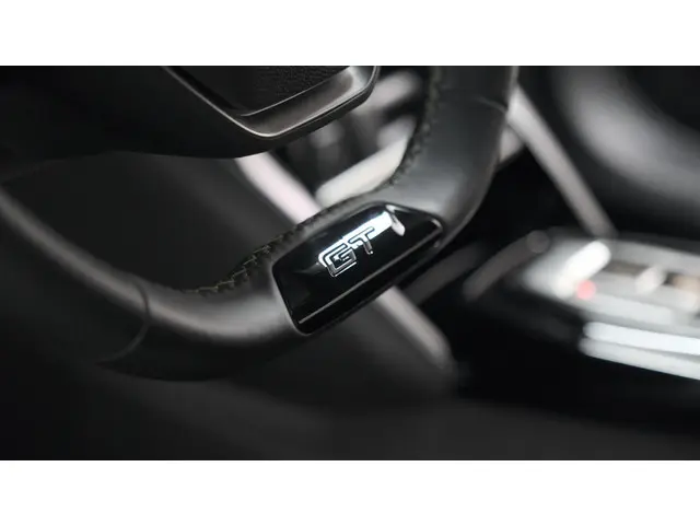 Peugeot 2008 PureTech 130 EAT8 GT 2024 Benzine 45