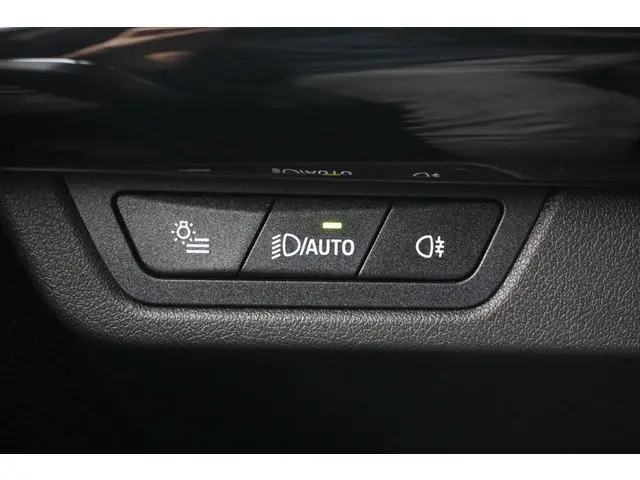 BMW X1 xDrive25e 2025 Hybride Benzine 38