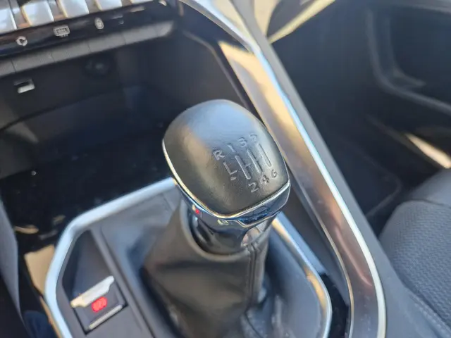 Peugeot 3008 1.2T 130pk GT 2024 Benzine 21