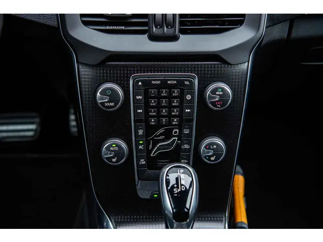 Volvo V40 2.0 T4 Business Sport 2017 Benzine 18