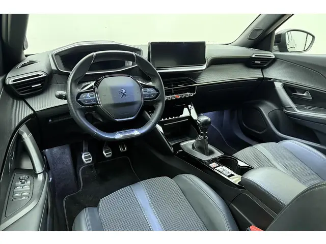 Peugeot 2008 1.2 PureTech GT 2022 Benzine 16