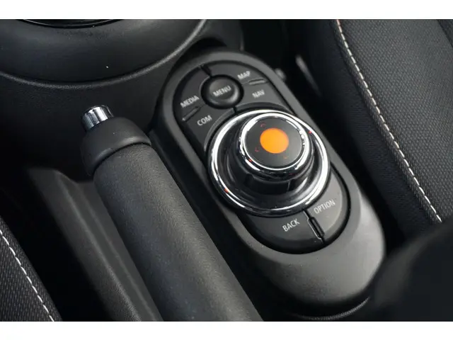 MINI 3-Deurs One 2020 Benzine 11