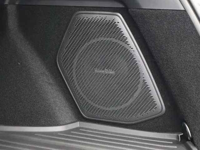 Lynk & Co 08 1.5 More 2026 Hybride Benzine 23