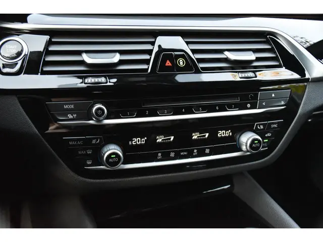 BMW 5 Serie 520d Executive 2017 Diesel 12