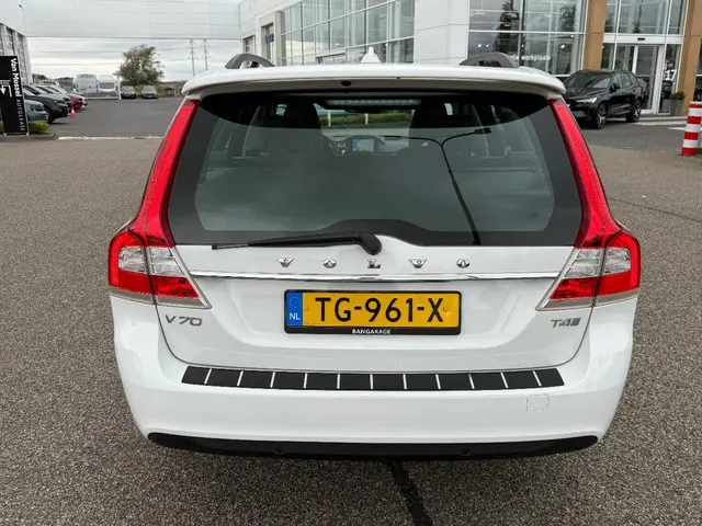 Volvo V70 2.0 T4 Classic Edition 2015 Benzine 9