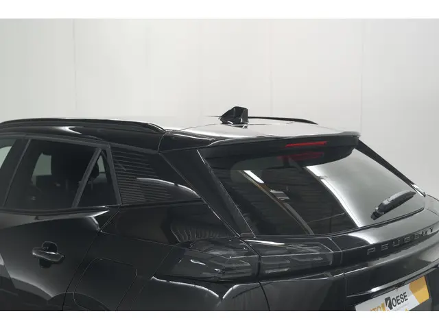 Peugeot 2008 PureTech 130 EAT8 GT 2024 Benzine 24