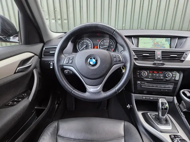 BMW X1 SDrive20i Chrome Line LEDER 2014 Benzine 18