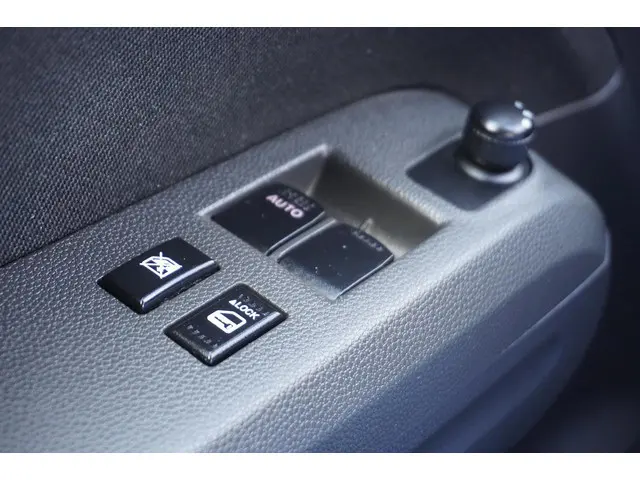 Suzuki Splash 1.0 VVT Comfort 2013 Benzine 10