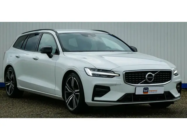 Volvo V60 2.0 T4 R-Design Polestar Engineerd 2020 Benzine 4