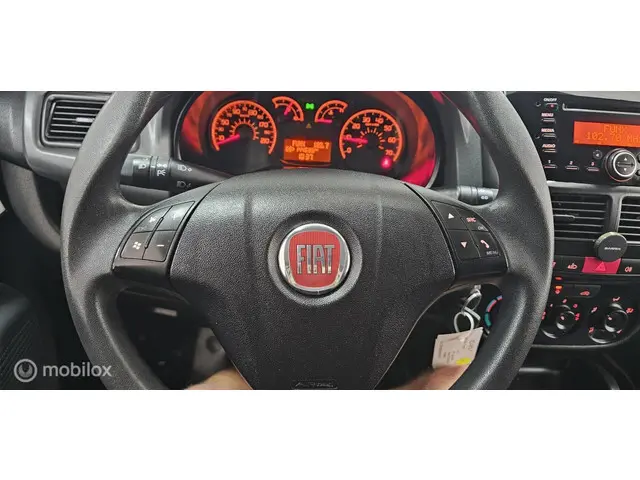 Fiat Doblò Cargo 1.3 MultiJet SX 2013 Diesel 10
