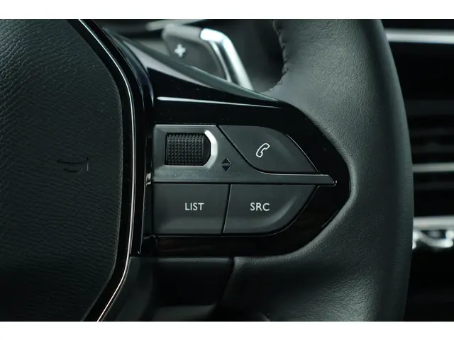 Peugeot 2008 1.2 PureTech Active Pack 2022 Benzine 18
