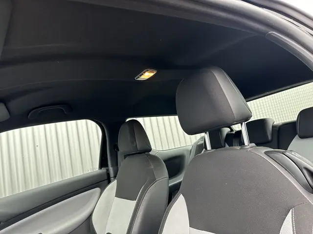 Citroën DS3 1.2 PureTech So Chic 2015 Benzine 19