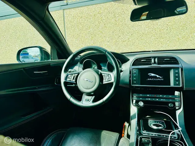 Jaguar XE 2.0 D Portfolio 2015 Diesel 22