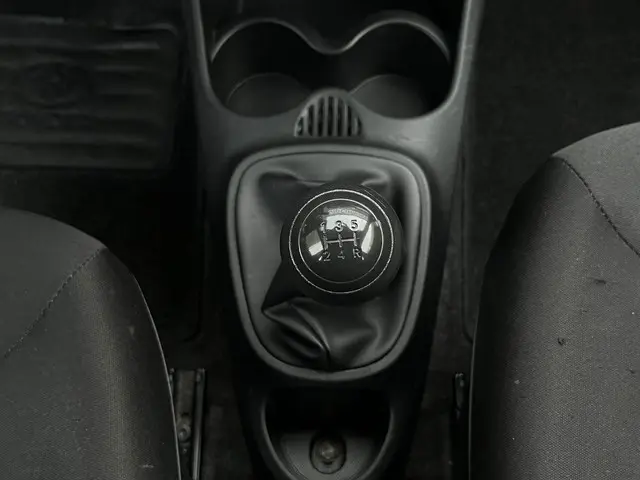 Toyota Aygo 1.0 VVT-i Now Cool Edition 2013 Benzine 9