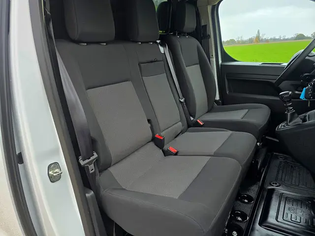 Toyota ProAce Worker 2.0 D-4D Long L3 H1 2023 Diesel 12